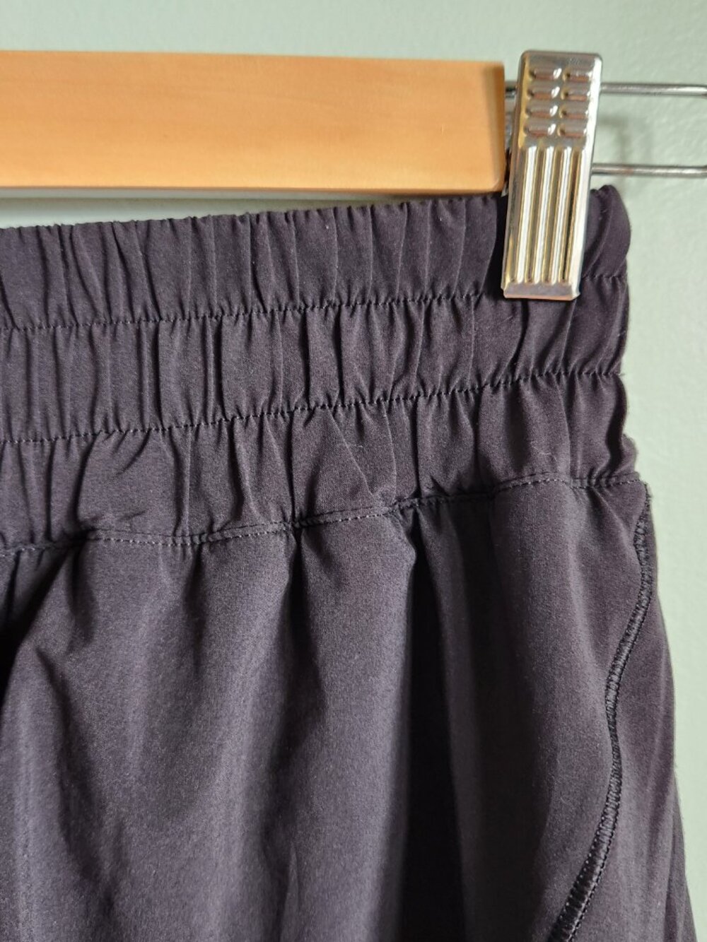 Lululemon Shorts Women's Black 2 Track That Short 5" Inseam Lined Gym Running - Picture 2 of 9